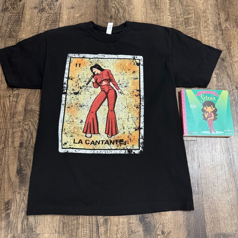Selena La Cantante Large Black Graphic T-Shirt with Red Singer Design with Book
